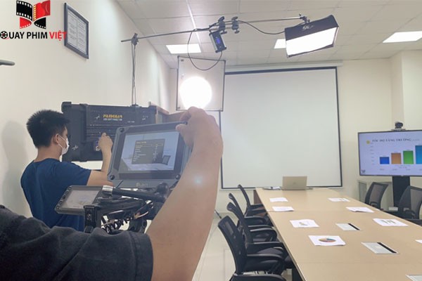 ekip đang làm việc